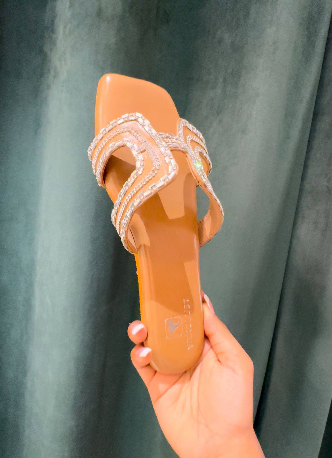 4-Way Cut Flats - Beige