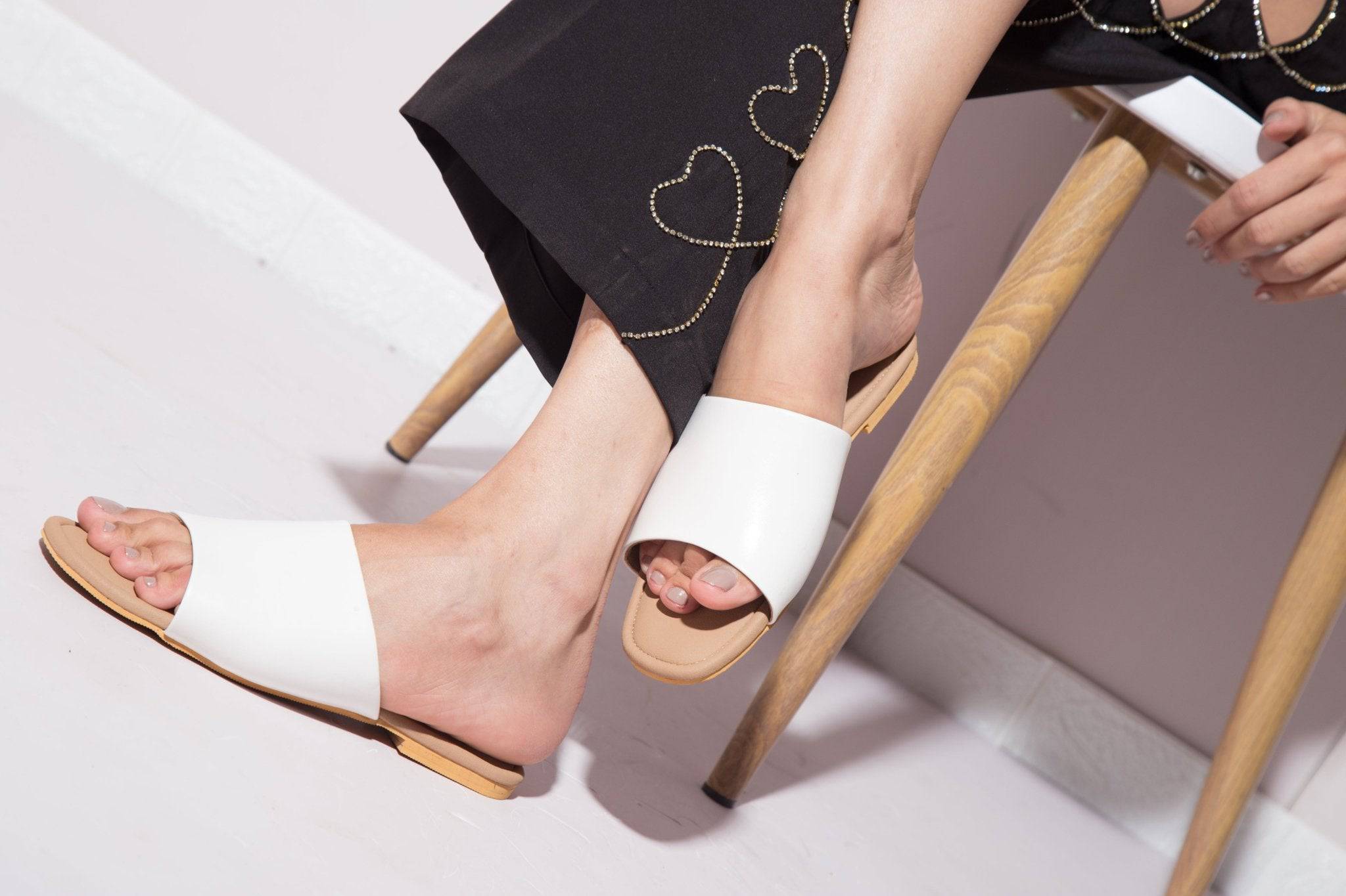 All day Sliders - White 'n' Beige - Windlust