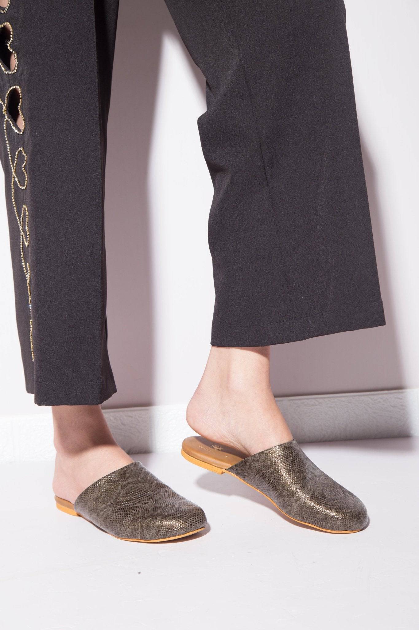 Textured Snake Print Flats - Windlust