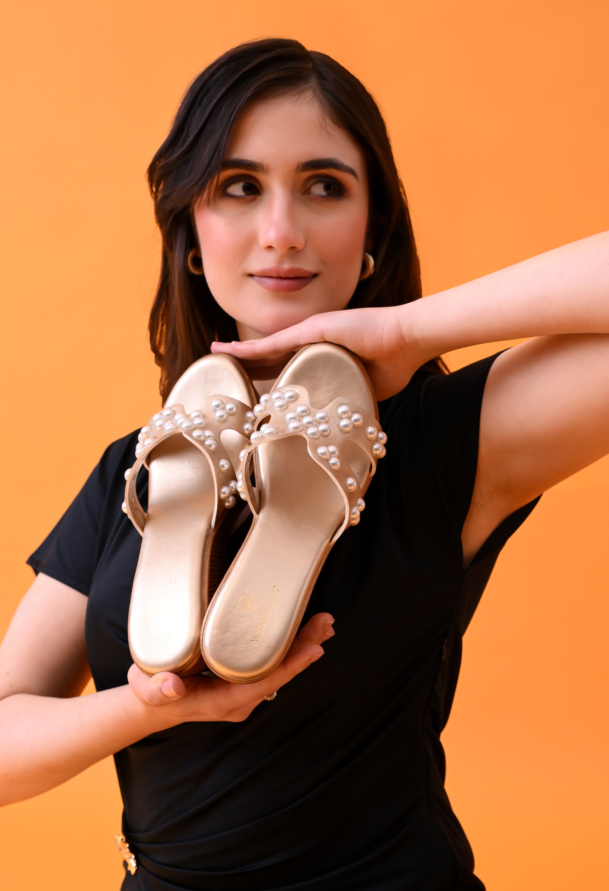 Windlust 4-way cut pearl edition wedges in duotone gold, showcasing stylish wedge shoes with elegant pearl accents.