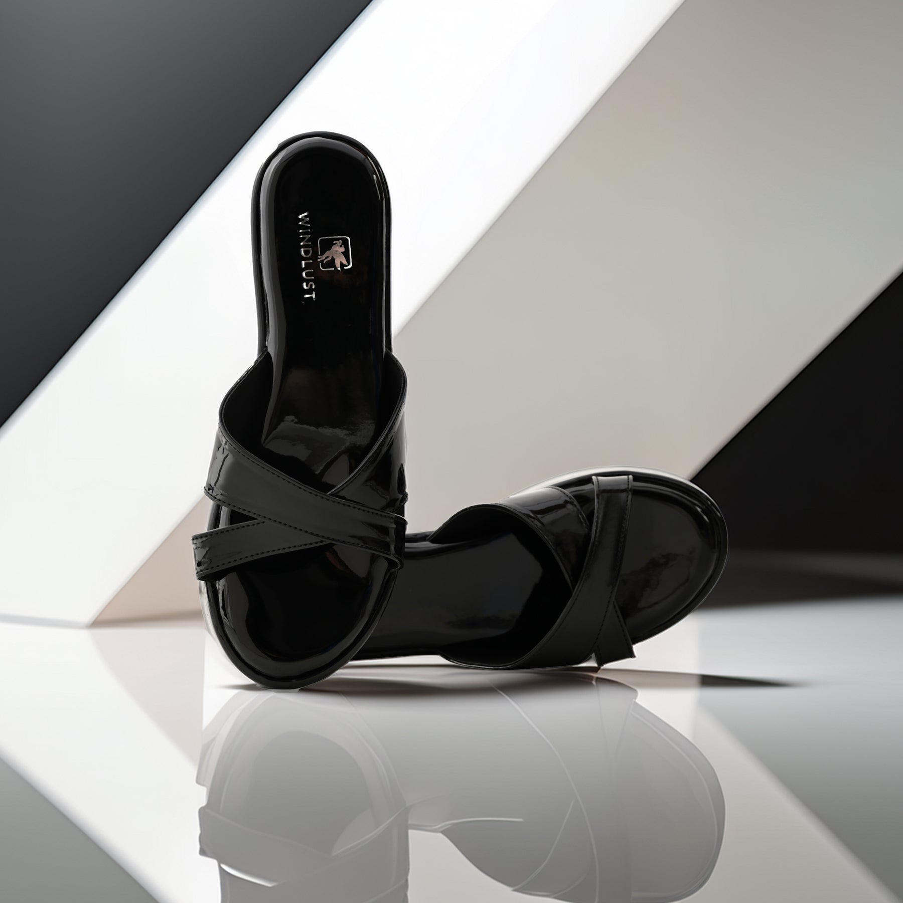 CROSS STRAP WEDGES - Glossy Black